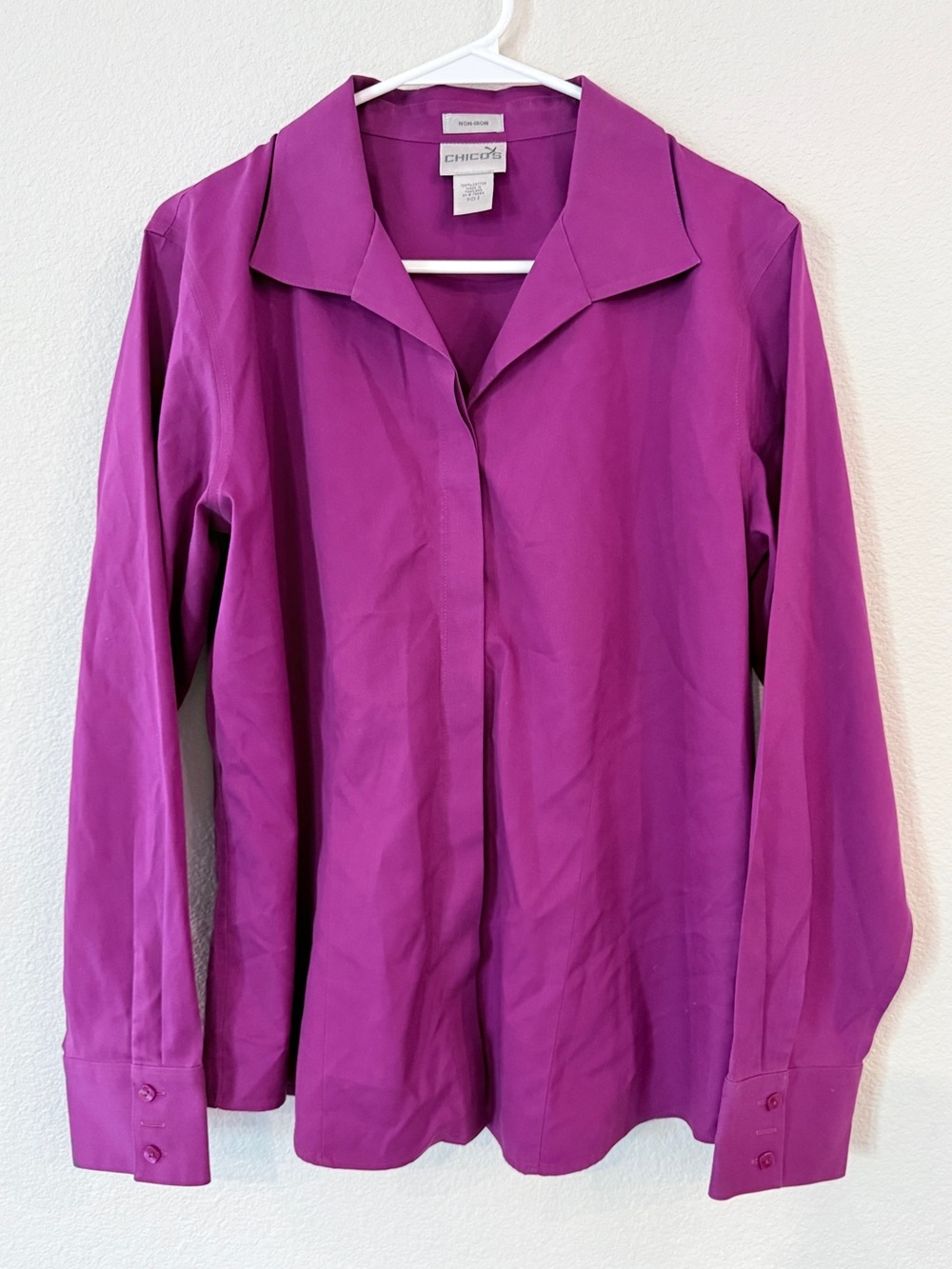 Chico’s No-Iron Magenta Button Shirt Size 2/L Color Pop Art Teacher 100% Cotton